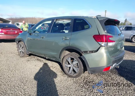 2021 Subaru Forester Touring z USA, uszkodzony, nr VIN JF2SKAXC4MH479072